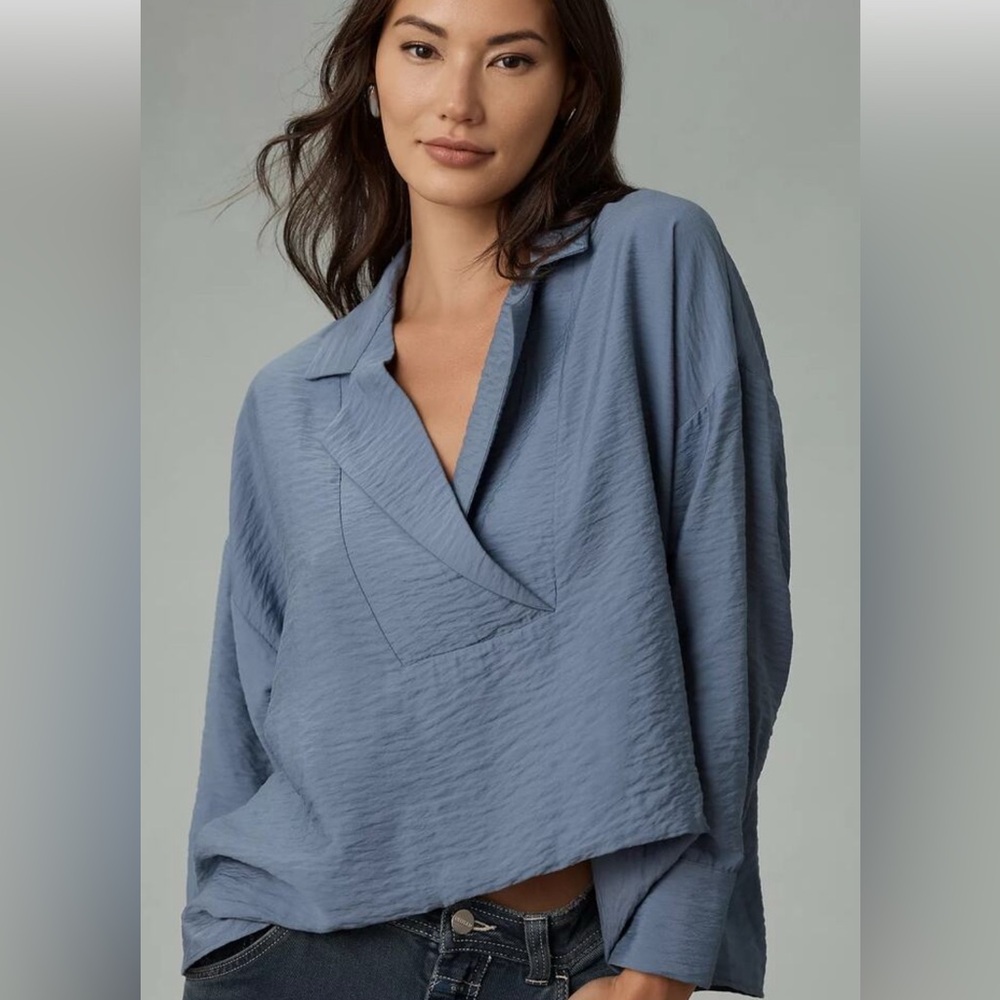 Anthropologie- The Dylon Short-Sleeved Wide-Placket Top.